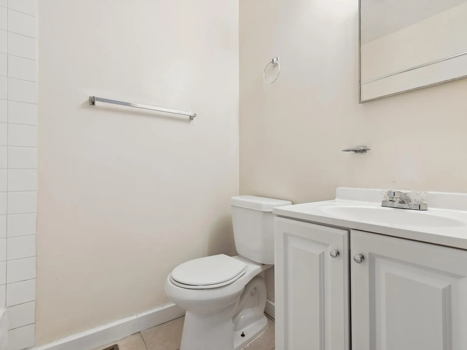 2 bed, 1000 sqft, $1,250 — Photo 1