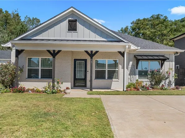 5 Gardner Way, Phenix City, AL 36869