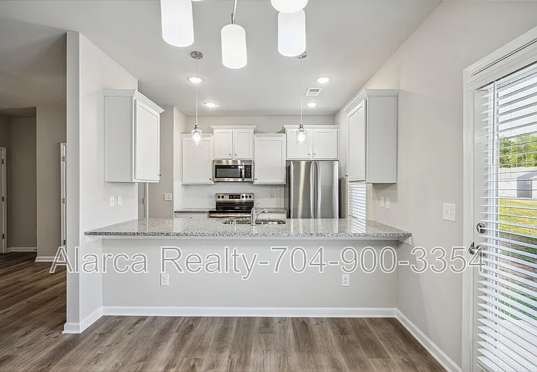 7213 Somerford Rd — Photo 6