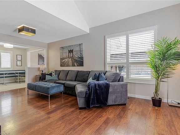 4th image of 685 Coldstream Dr