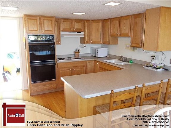 Kitchen with Breakfast Bar