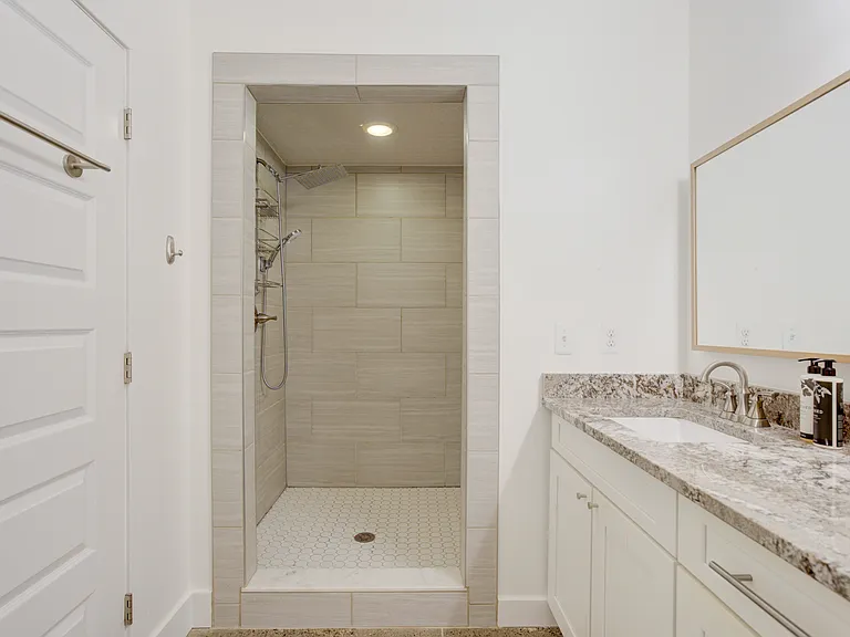 1300 Batavia Ave #2 — Photo 31