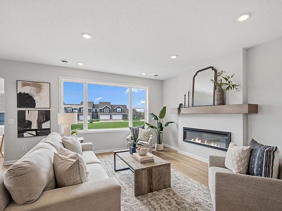 5th image of 3680 Holbrook Dr