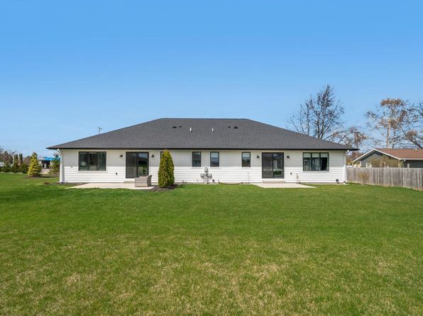 1409 Center AVENUE, Oostburg, WI 53070