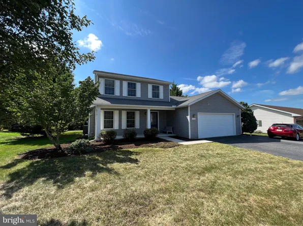 3356 Farm Ln E, Fayetteville, PA 17222