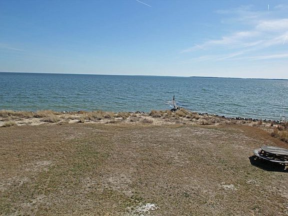 5th image of 125 Beach Cove Dr