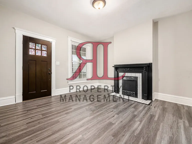 1268 Courtland Ave — Photo 6