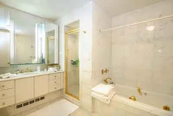 Sold by Warburg | media 18