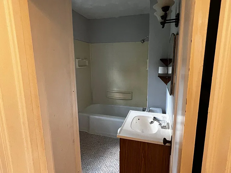 717 S Chestnut St — Photo 5