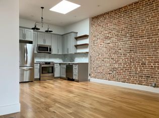 64-10 Gates Ave #2R, Ridgewood, NY 11385