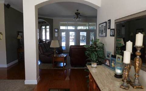 3rd image of 185 NW Perkins Pl