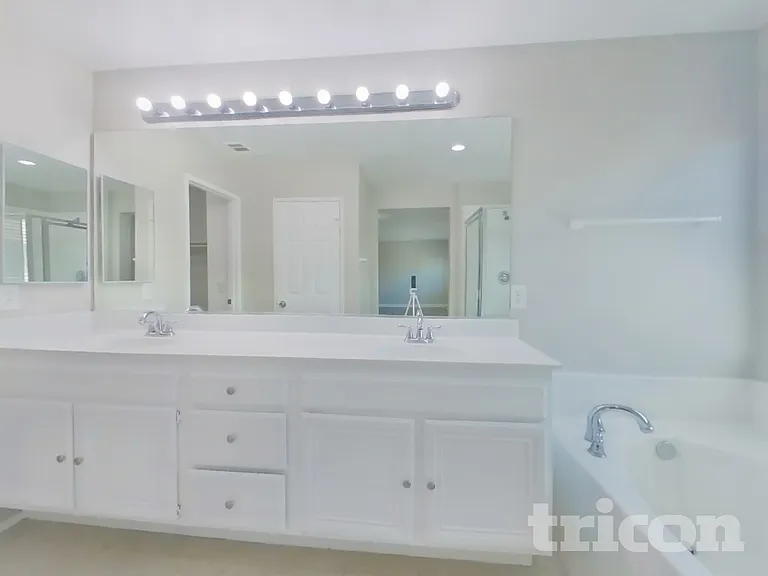 13741 Starshine Dr — Photo 9