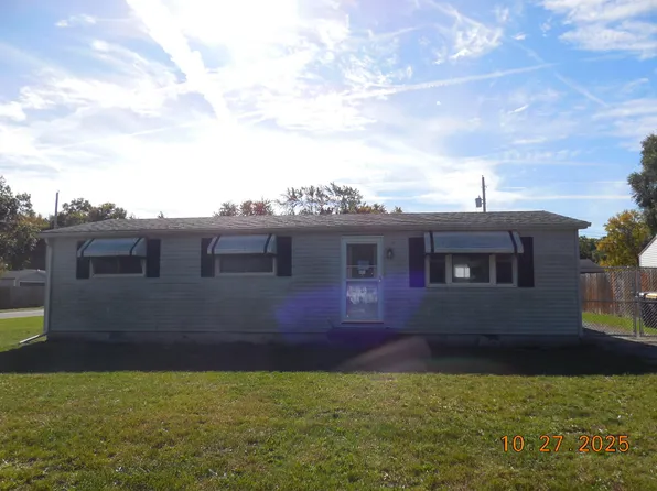 93 Lincoln Ave, New Chicago, IN 46342