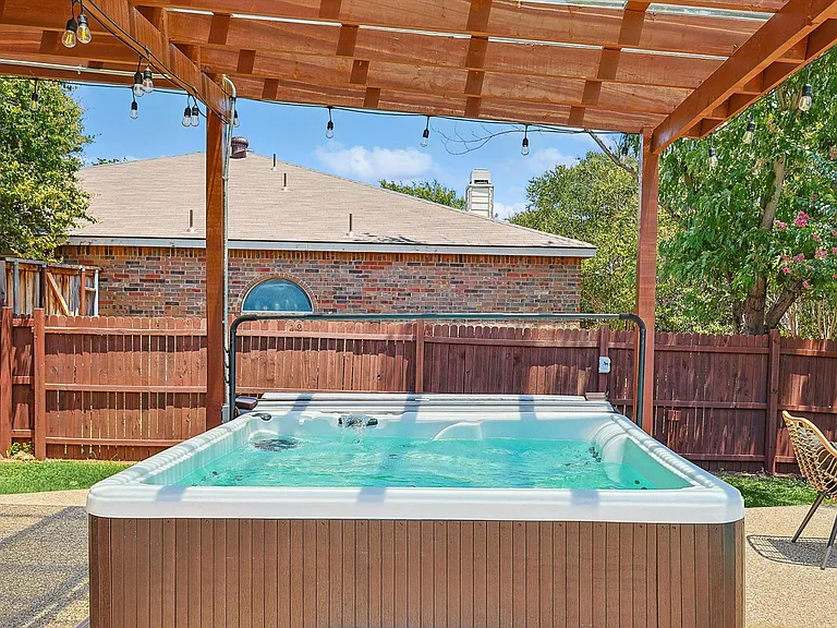 1049 Pullman Dr — Photo 44