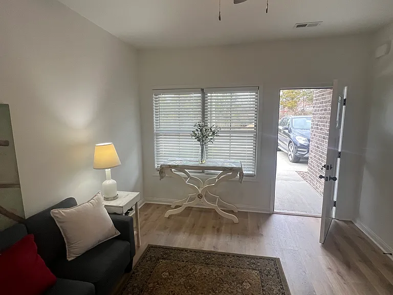 842 Ridgewood Dr #1 — Photo 2