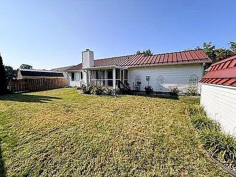 5th image of 2044 Wilbury Ln