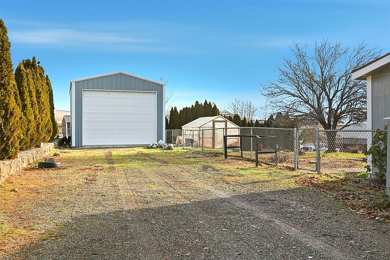 4th image of 401 CLEMANS VIEW Road