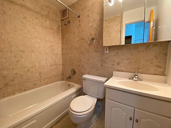 4th image of 304 W 92nd St #4S