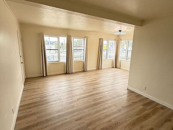 3rd image of 1475 Venice Blvd APT 4
