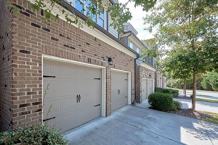 5610 Warmstone Ln — Photo 2