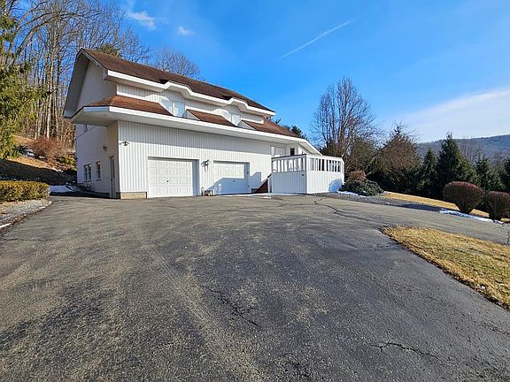3rd image of 108 Oakwood Dr