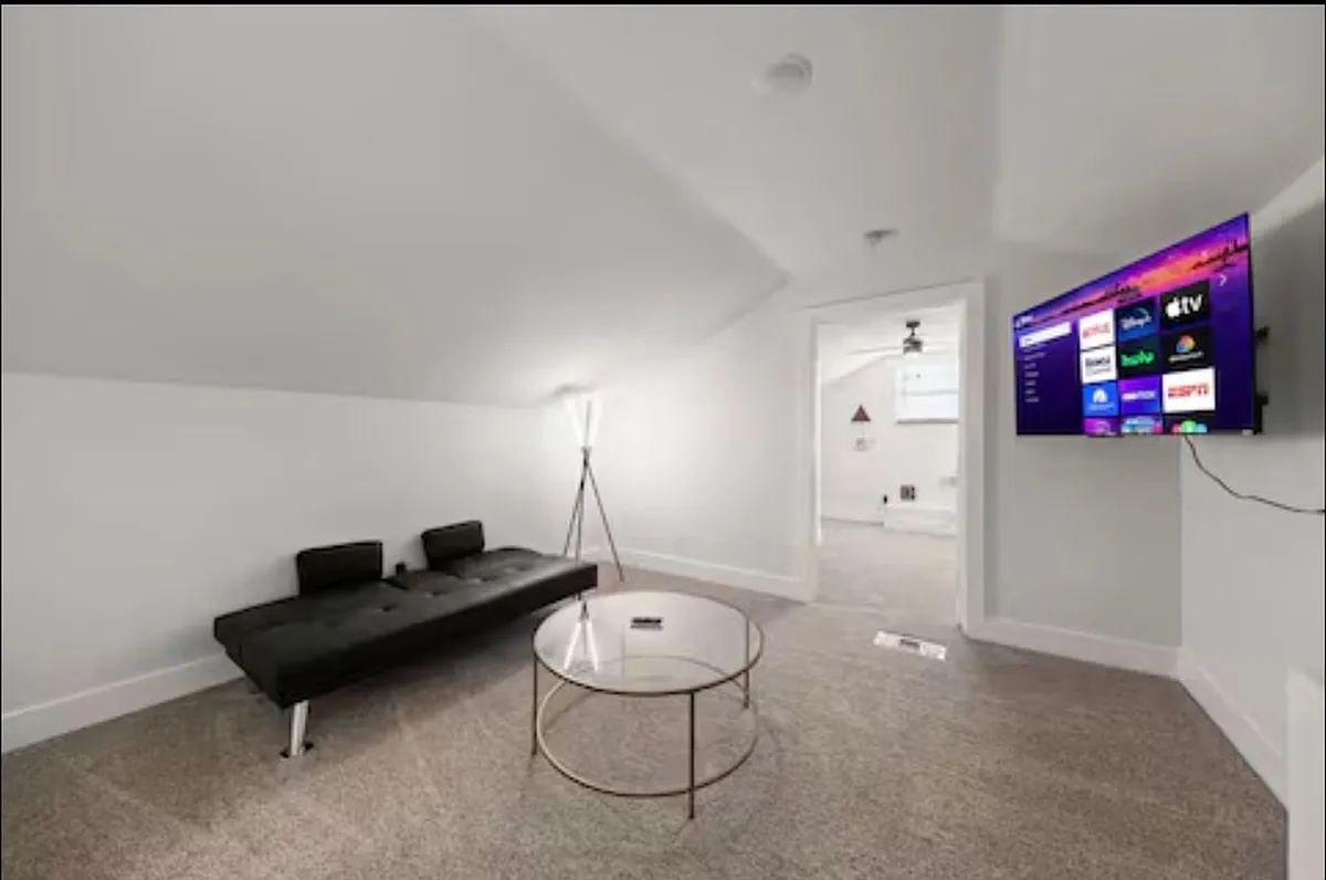 Building Photo - 16502 Fox Knl
