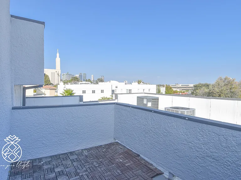 1727 Glendon Ave #208 — Photo 26