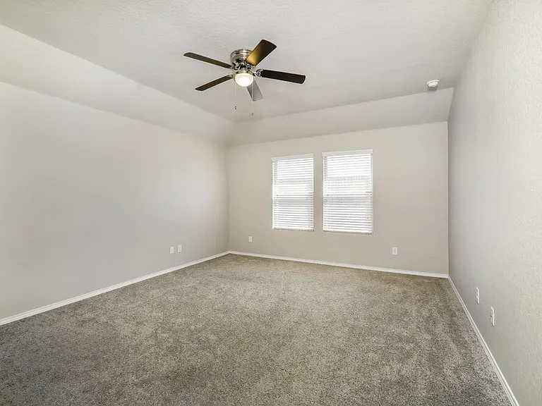 2923 Daisy Mdw — Photo 11