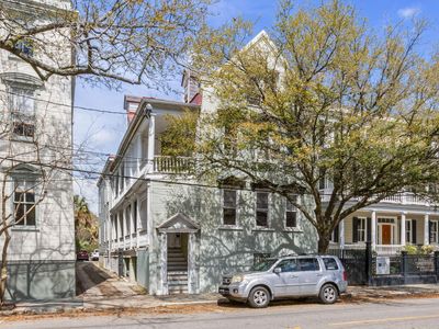 124 Wentworth St, Charleston, SC 29401