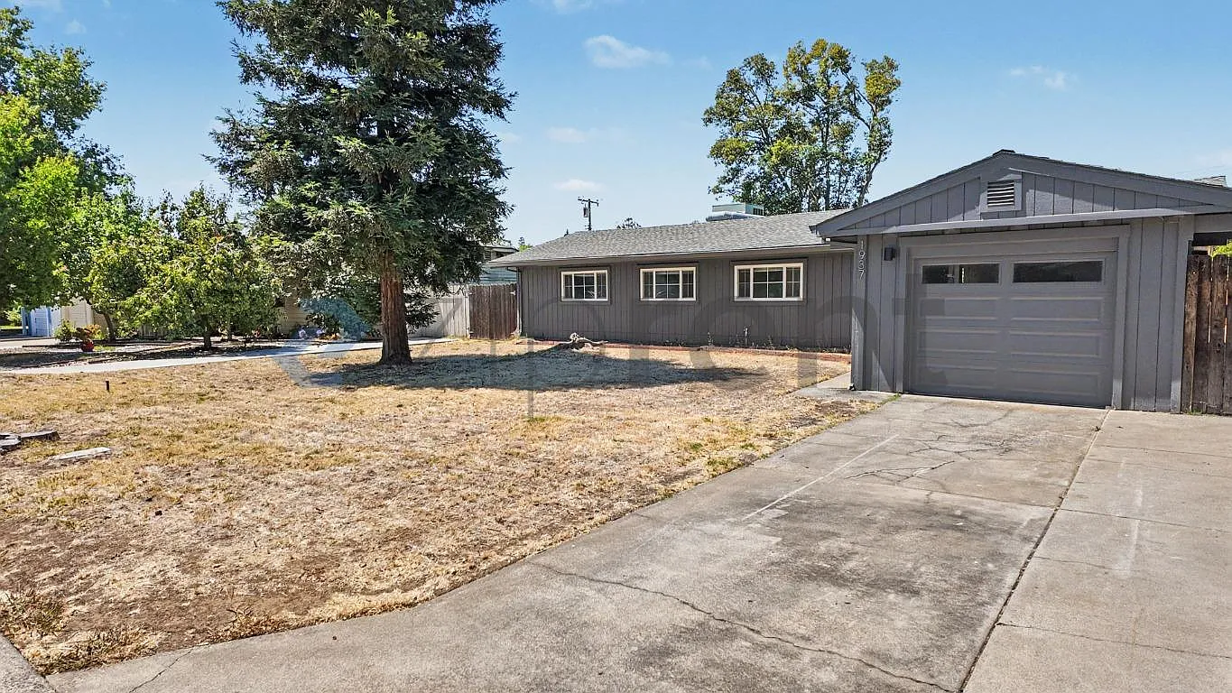 4 bed, 1475 sqft, $2,880 — Photo 2
