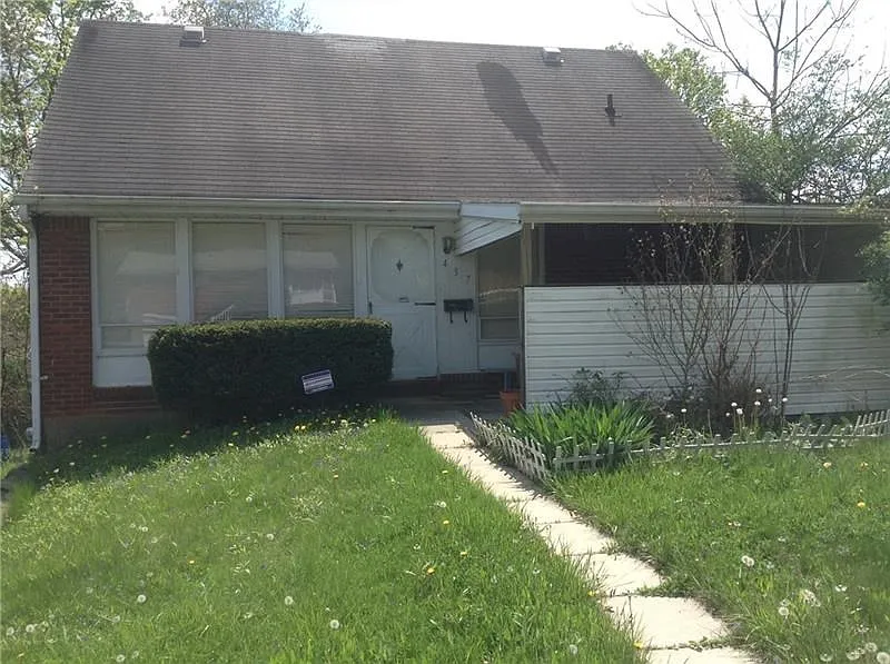 437 Valley View Dr photo 1