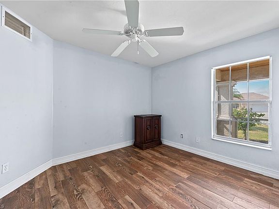 2nd image of 705 NW 19th Ave