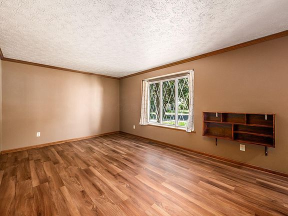 5th image of 1505 Eastmeadow Pl