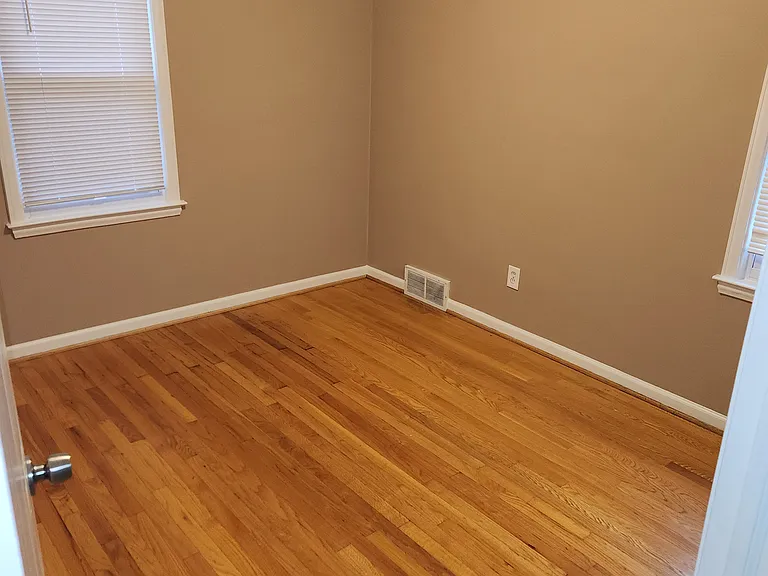 24360 Gardner Ave — Photo 5