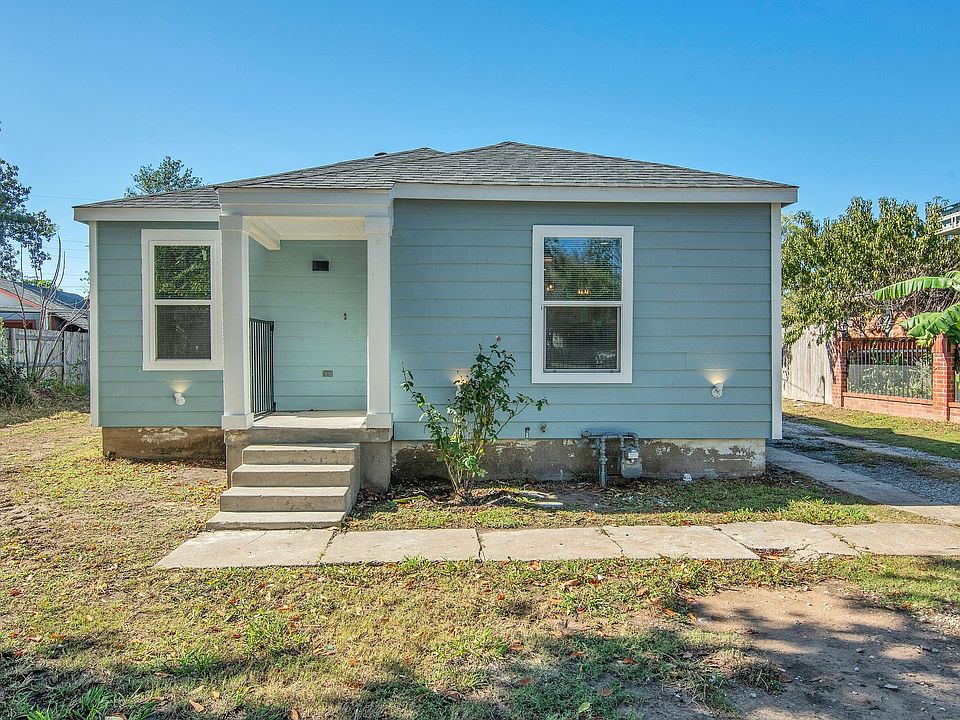 1st image of 2313 Chandler Dr W