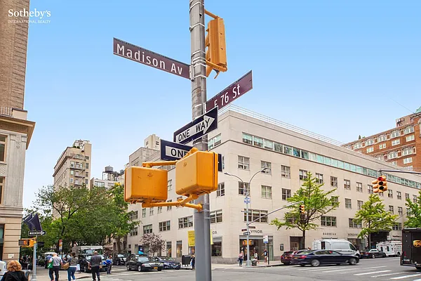 Sold by Sotheby's International Realty | media 27