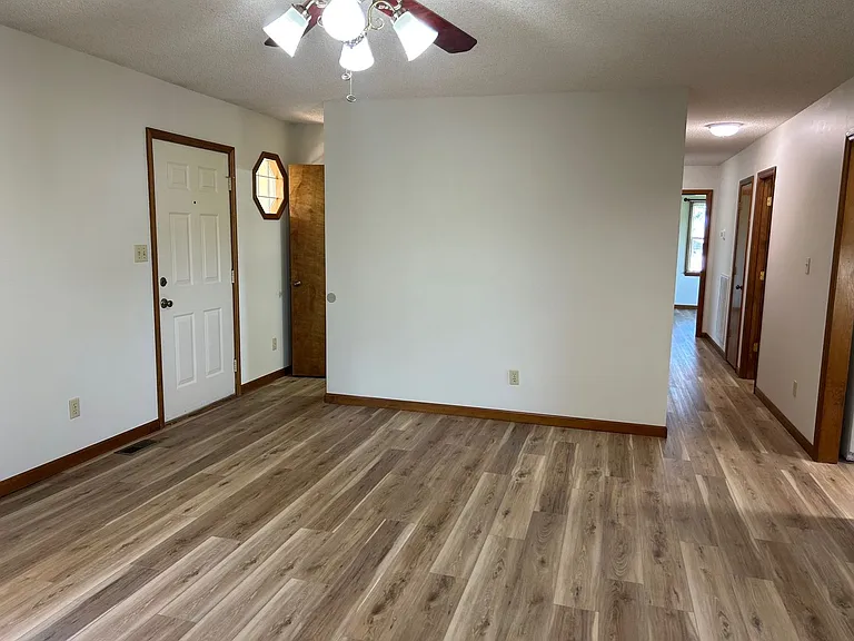 304 Old Stage Rd — Photo 3