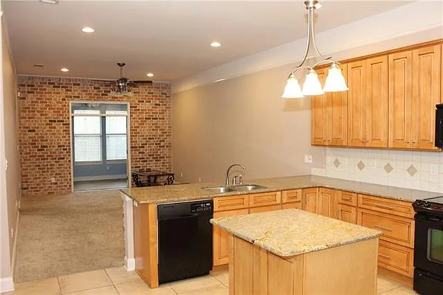 817 Decatur St — Photo 4