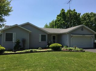 933 Lukesport Rd, Quincy, MI 49082