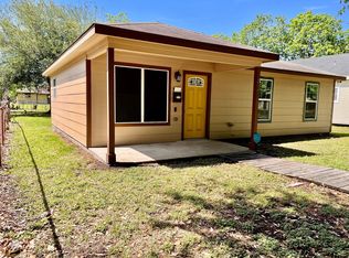 821 W 15th St, Port Arthur, TX 77640