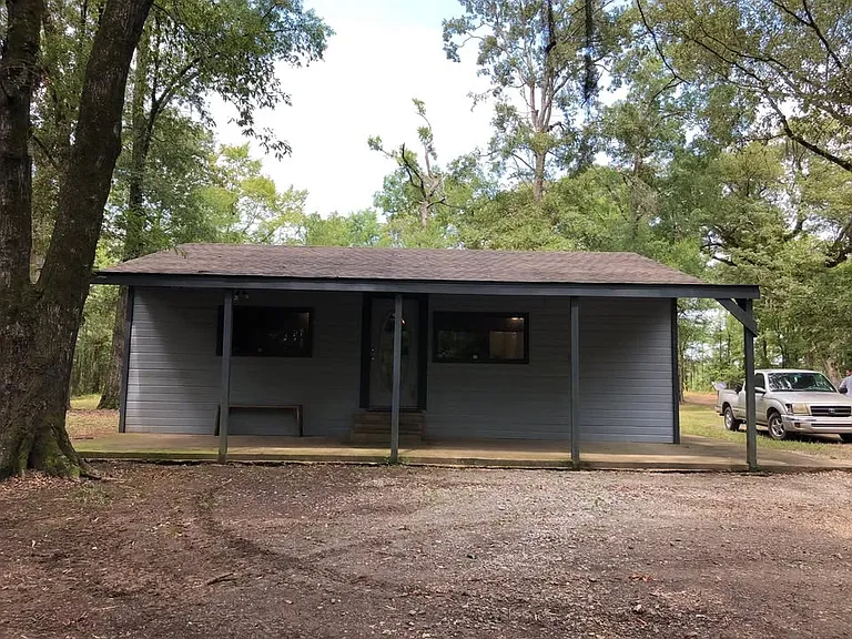 230 Ivys Ln — Photo 1