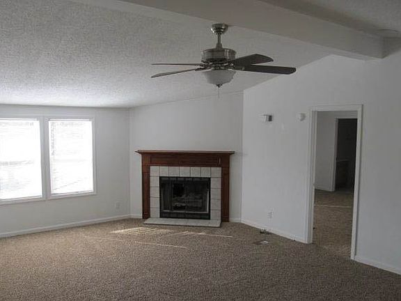 5th image of 320 Church St