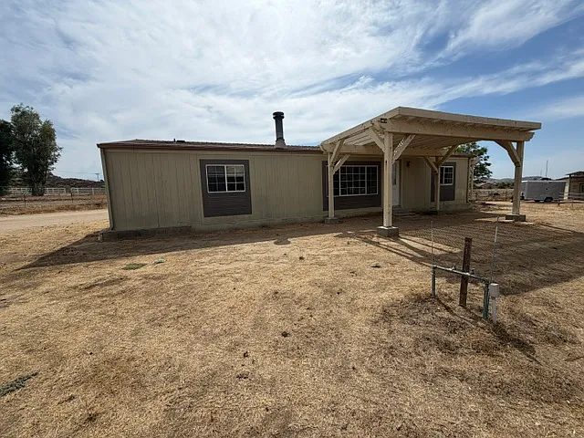 3 bed, 1200 sqft, $2,600 — Photo 4