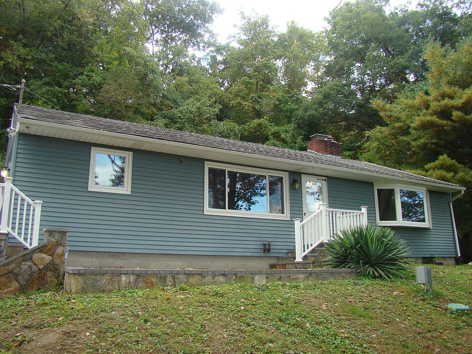 1st image of 33 Ludington Ct