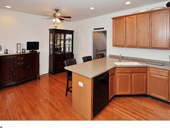 5th image of 205 Baxter Dr