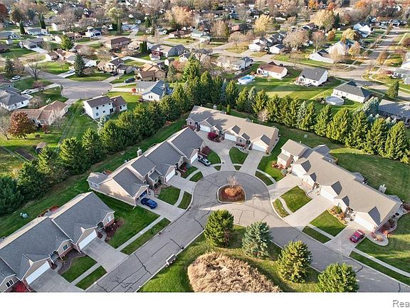 3rd image of 2089 W Ridge Dr