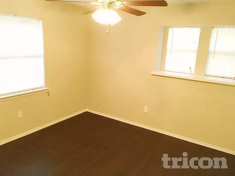3804 Firethorn Dr — Photo 4