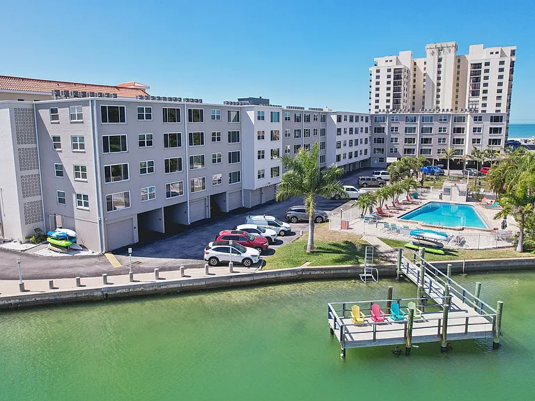 Sand Cove Apartments — Photo 14