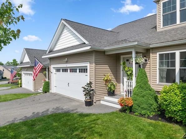 12 Stratford Village Dr #12, Millbury, MA 01527
