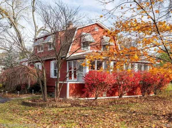 30740 Barlow St, Farmington Hills, MI 48334